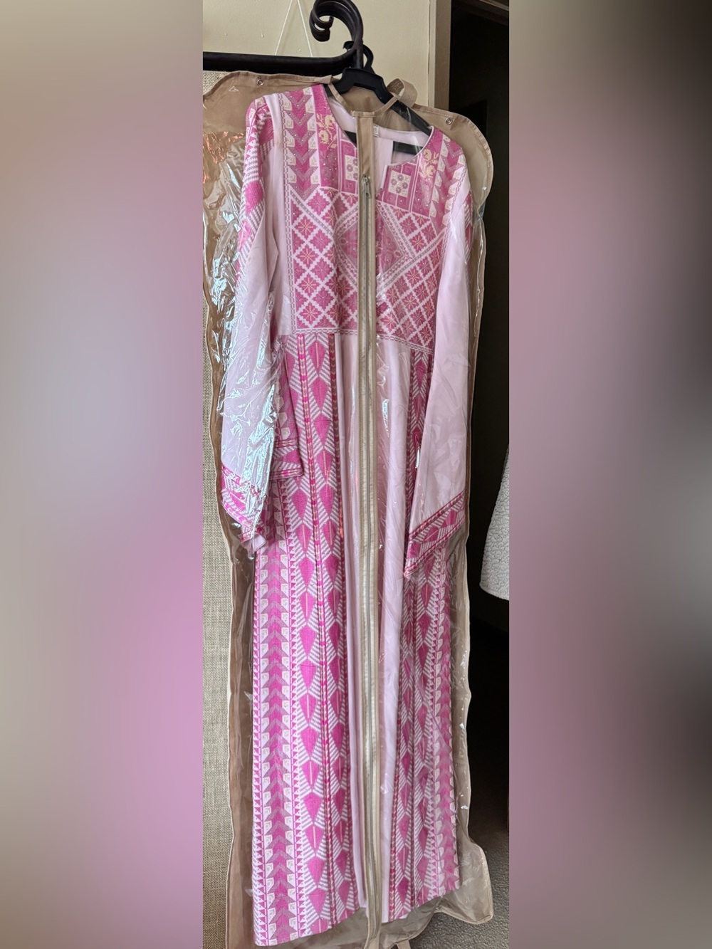 Pink Palestinian Thobe - Picture 2 of 5